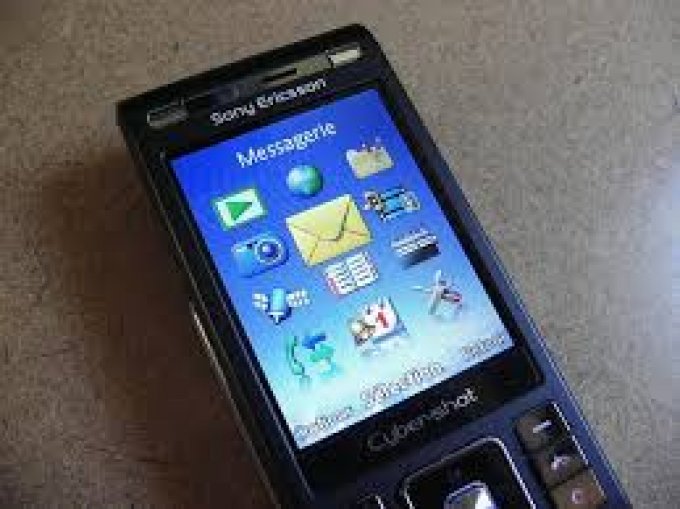 SONY ERICSSON C905